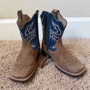 Ariat Kids Western Cowboy Boots - Brown and Blue Easy Zip Size 8